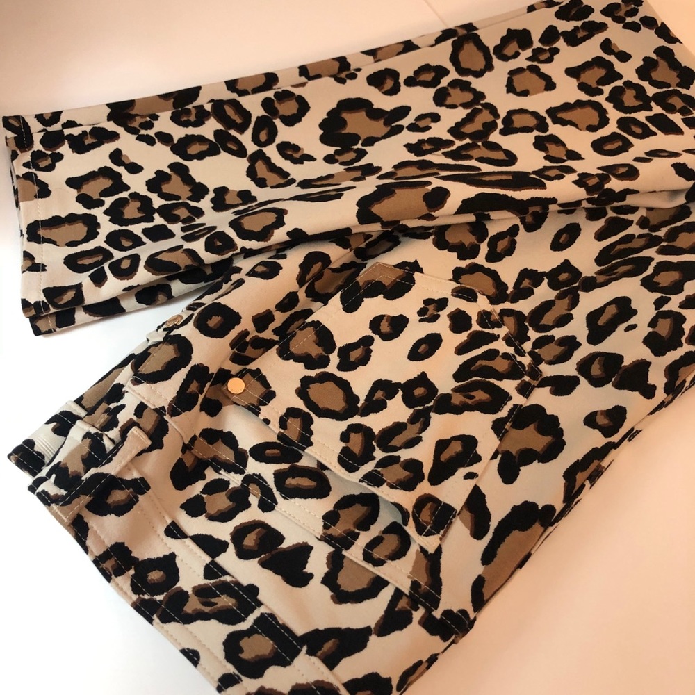 Chico’s So Slimming Fashion Pants Leopard Sz 0.5 - Picture 13 of 13